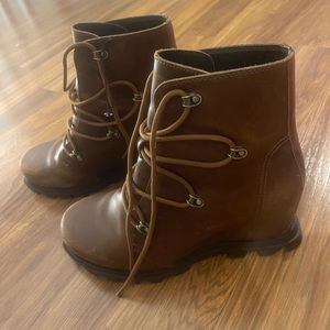 Sorel Joan of Arctic wedge boots in hazelnut leather brand new with box